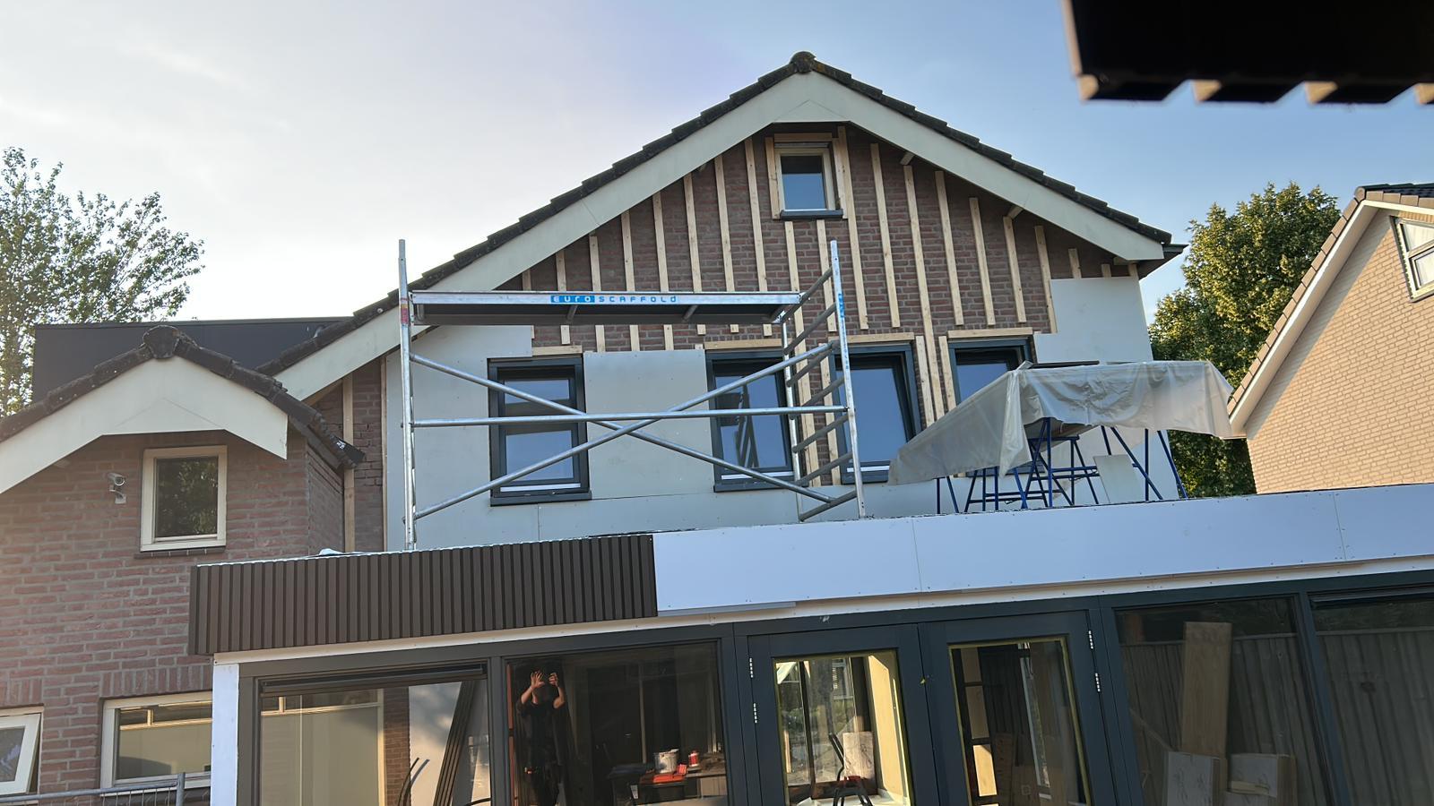 Gevelrenovatie met StrikoTherm isolatiesysteem — timmerman Van Geenen Waalwijk